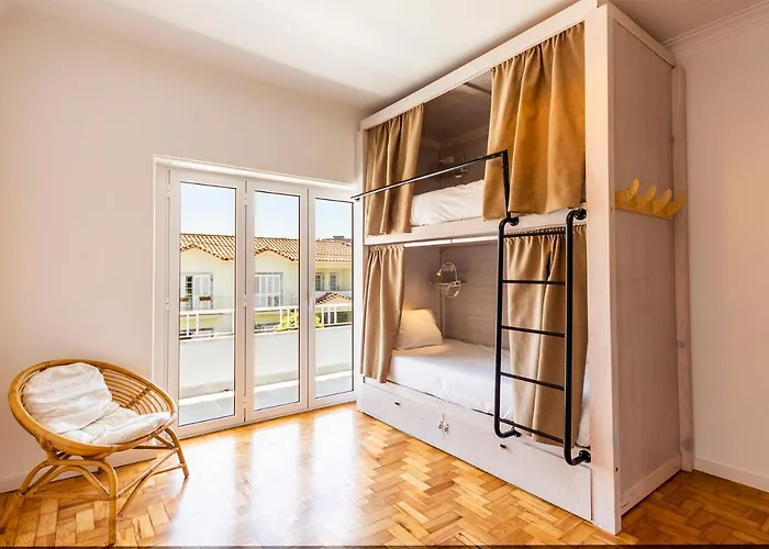 Gota Dagua Surf Camp - Costa Da Caparica, Lisbon Hostel *
