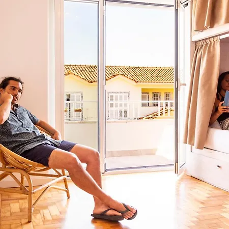 호스텔 Gota Dagua Surf Camp - Costa Da Caparica, Lisbon 코스타 다 카파리카