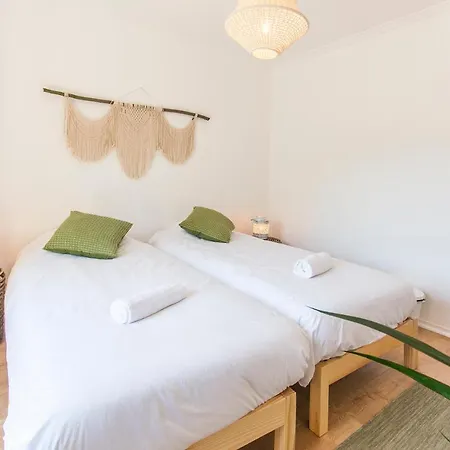 Gota Dagua Surf Camp - Costa Da Caparica, Lisbon *