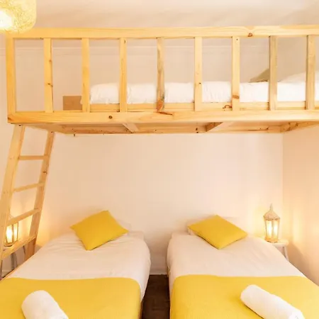 Gota Dagua Surf Camp - Costa Da Caparica, Lisbon 호스텔 코스타 다 카파리카