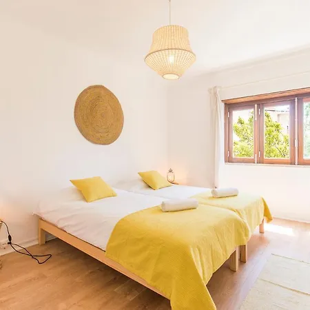 Gota Dagua Surf Camp - Costa Da Caparica, Lisbon 코스타 다 카파리카