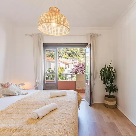 Gota Dagua Surf Camp - Costa Da Caparica, Lisbon *