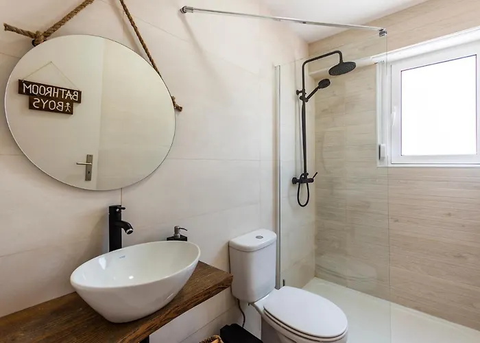 Gota Dagua Surf Camp - Costa Da Caparica, Lisbon Vandrerhjem *