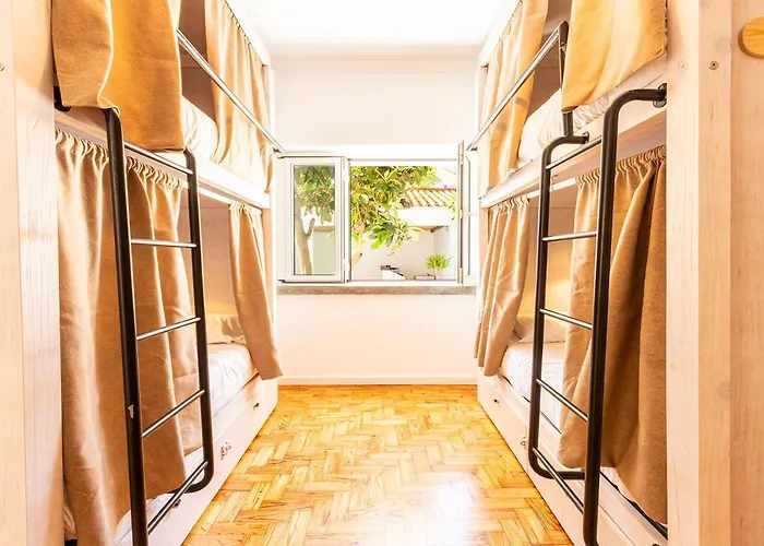 Gota Dagua Surf Camp - Costa Da Caparica, Lisbon