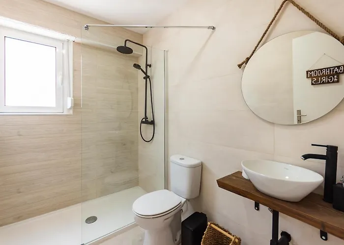 Gota Dagua Surf Camp - Costa Da Caparica, Lisbon Vandrerhjem *