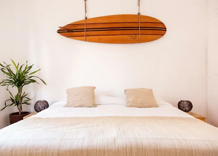 Gota Dagua Surf Camp - Costa Da Caparica, Lisbon * Costa de Caparica