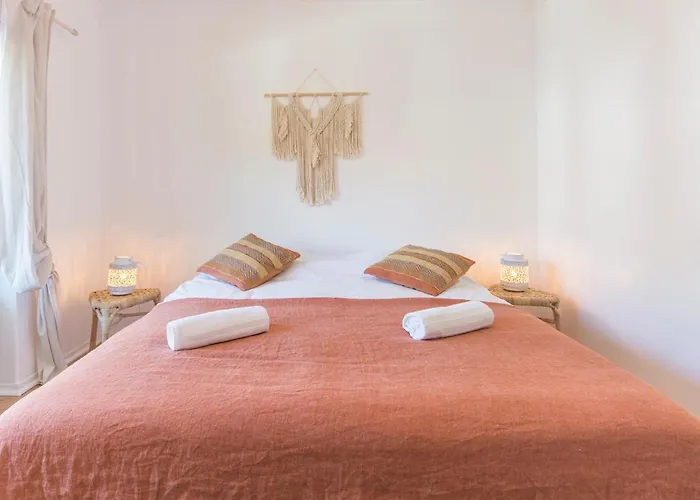 Gota Dagua Surf Camp - Costa Da Caparica, Lisbon * Costa de Caparica