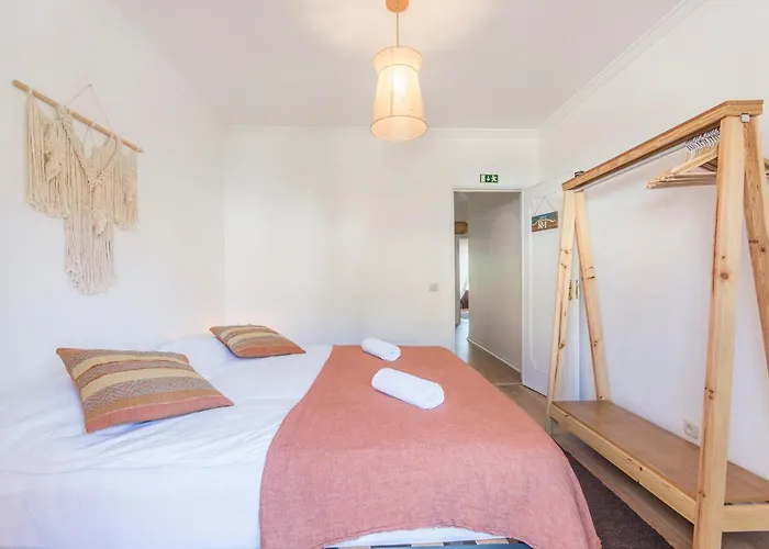 Gota Dagua Surf Camp - Costa Da Caparica, Lisbon Vandrerhjem *