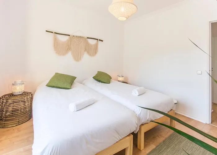 Gota Dagua Surf Camp - Costa Da Caparica, Lisbon *