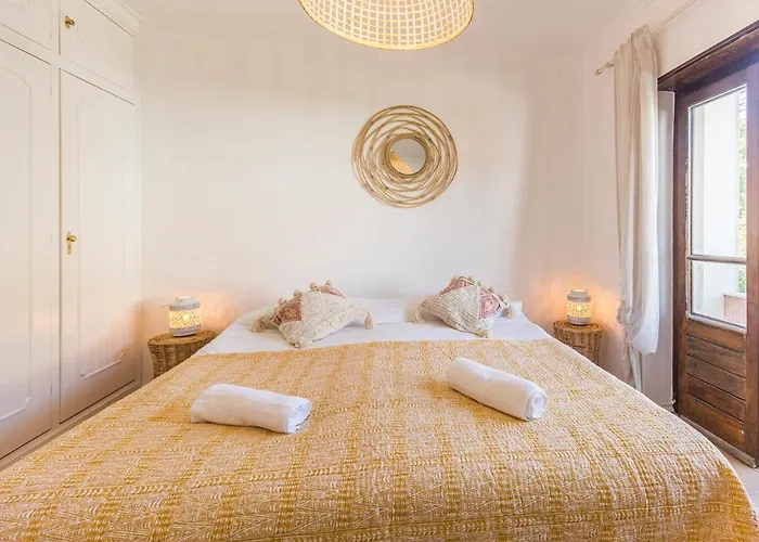 Gota Dagua Surf Camp - Costa Da Caparica, Lisbon Vandrerhjem